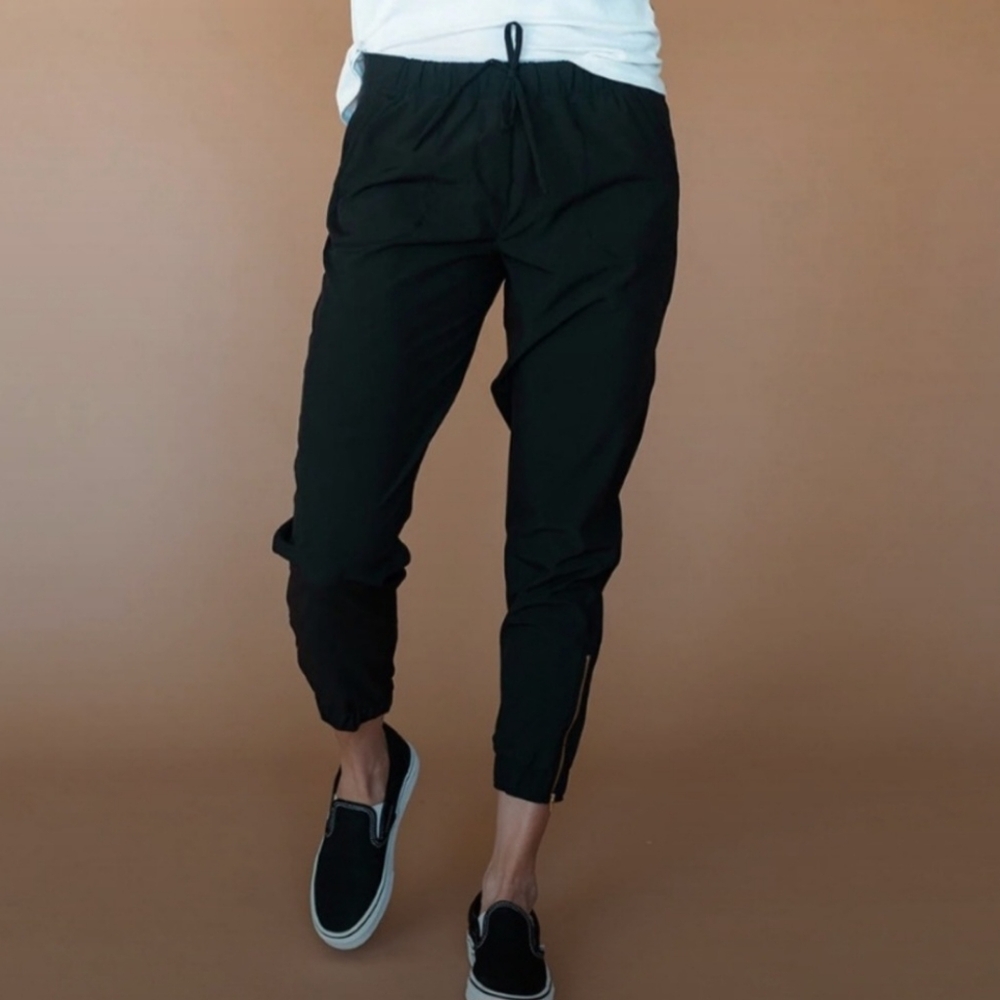 Albion fit jetsetter joggers